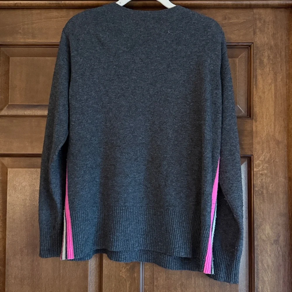 💗AQUA Cashmere dark grey sweater XS with pink/white striping on sides/arms